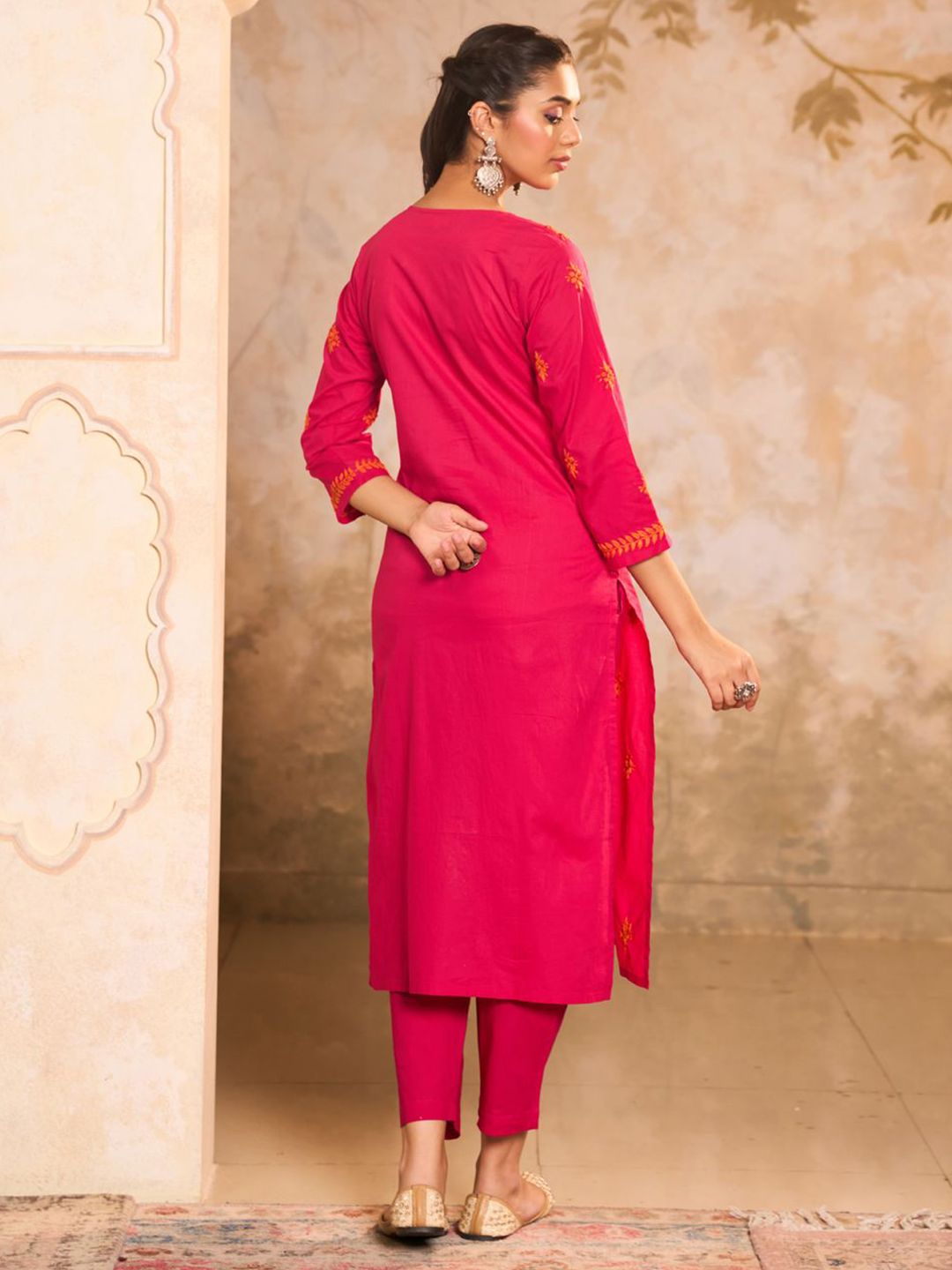 Rumah Wanita Chikankari Magenta Cotton Chikankari Sulam Kurta
