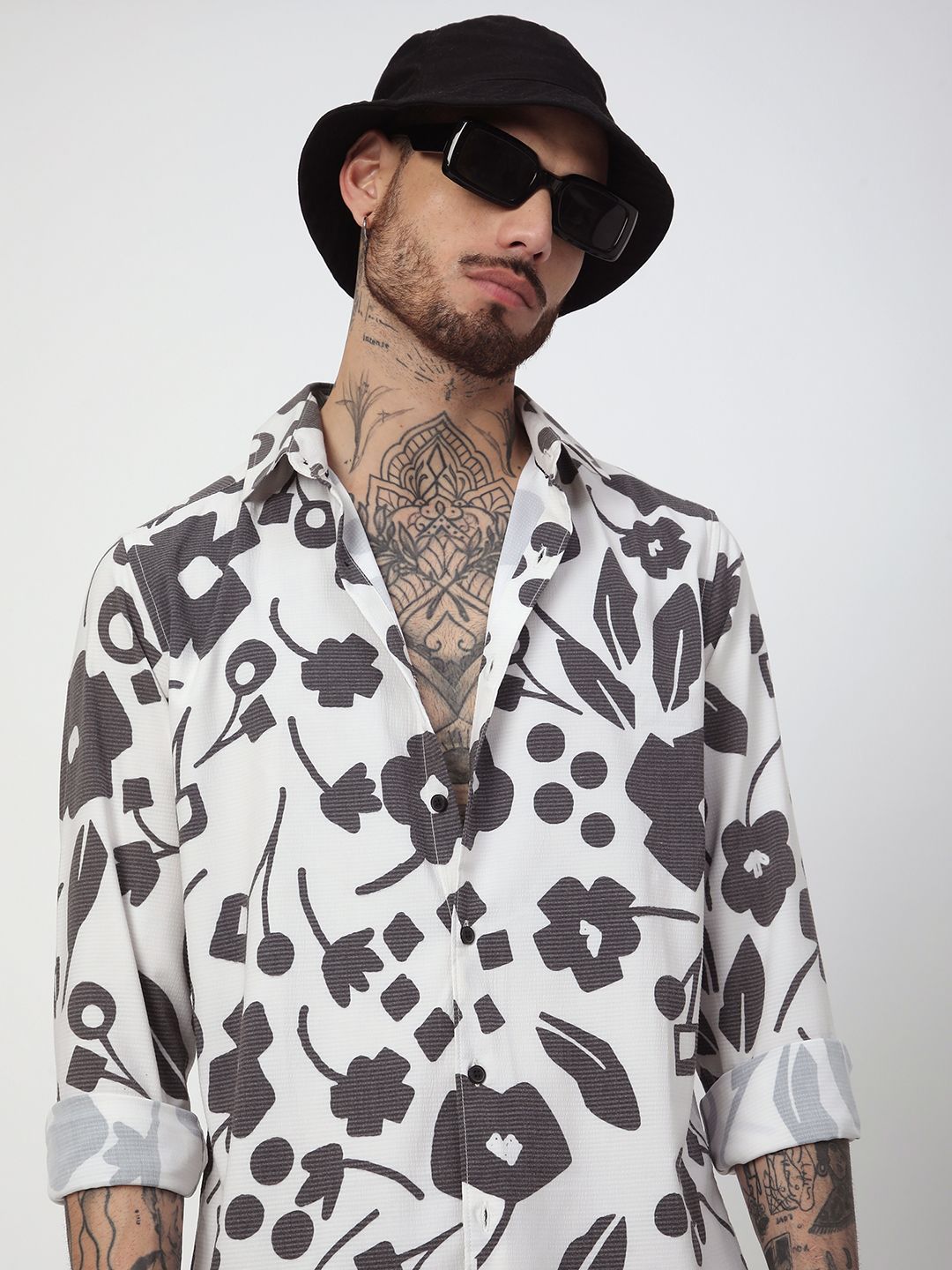 VASTRADO Men Classic Fit Spread Collar Floral Printed Casual Shirt
