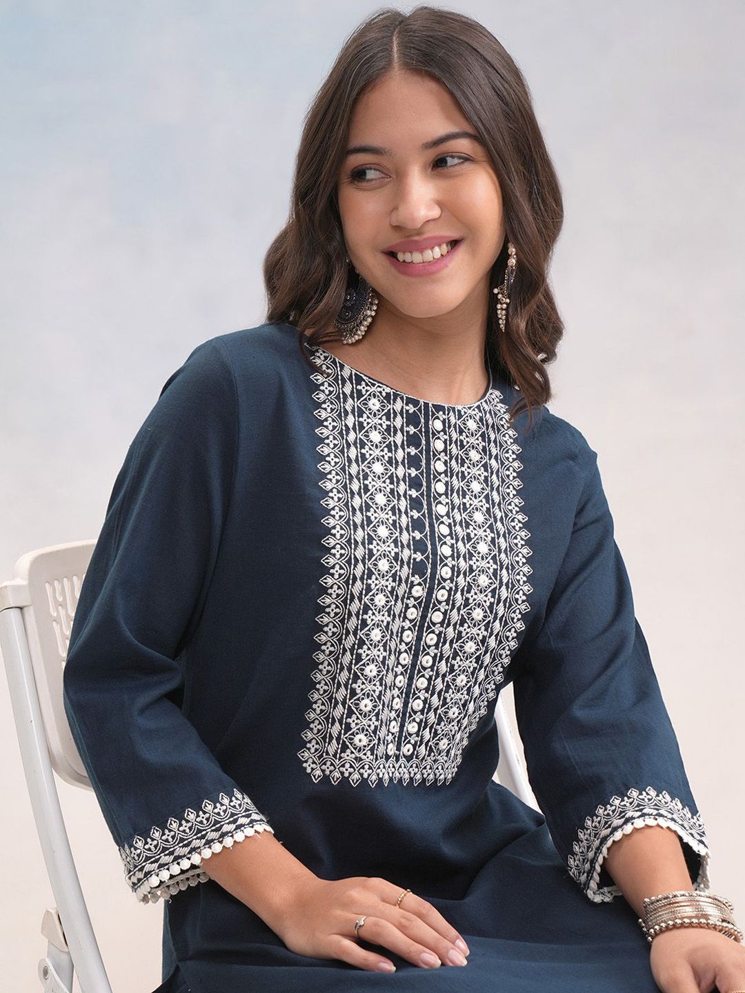 Vishudh Blue & White Floral Embroidered Straight Kurta with Trousers