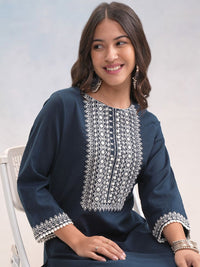 Vishudh Blue & White Floral Embroidered Straight Kurta with Trousers