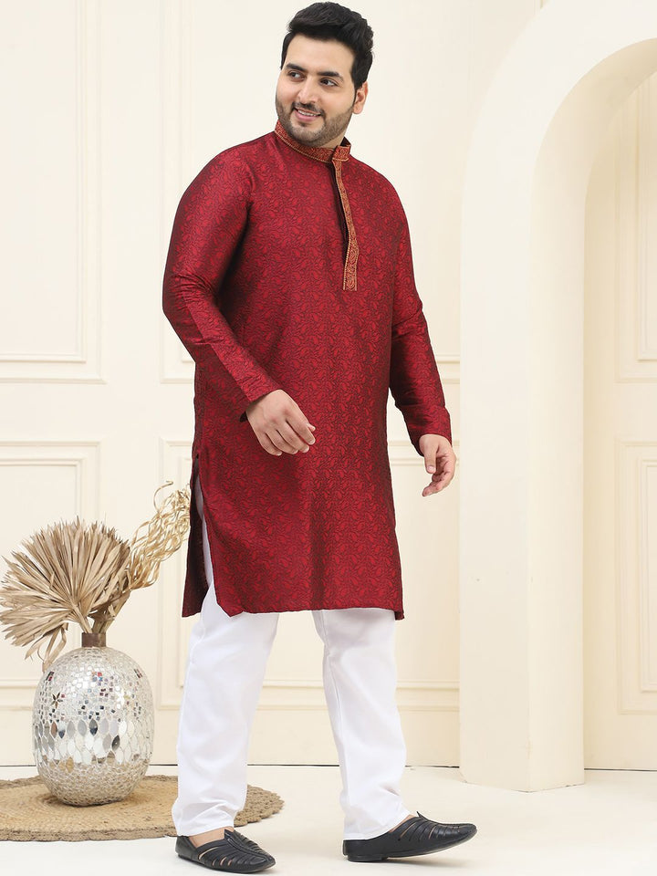 SOJANYA PLUS Floral Woven Design Mandarin Collar Regular Straight Kurta with Pyjamas