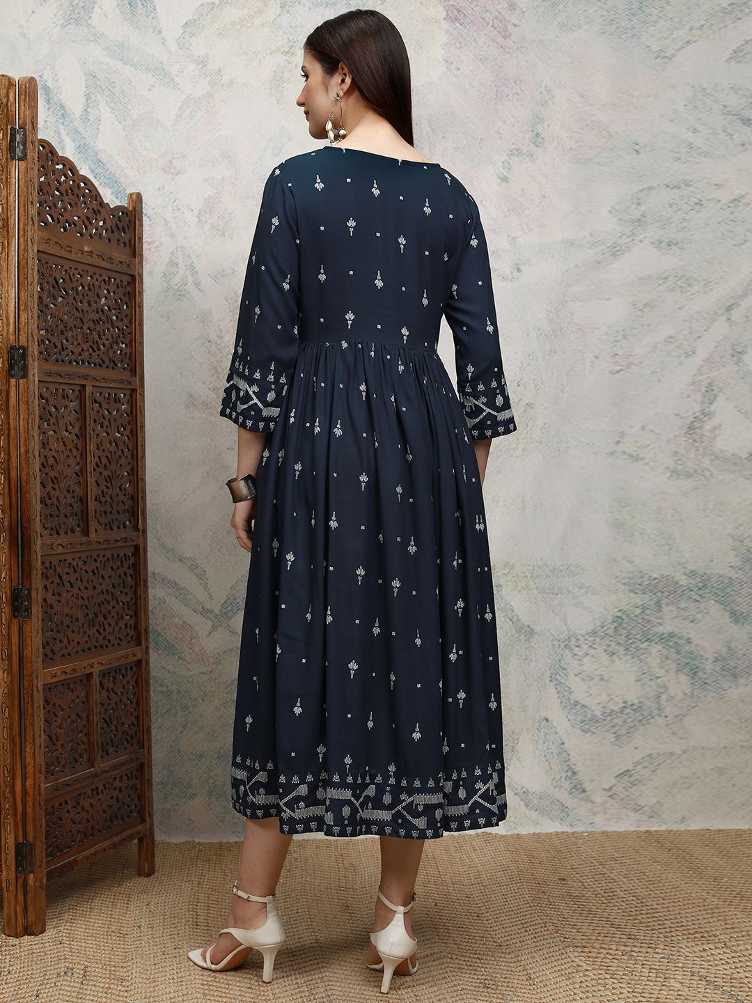 Vishudh Women Ethnic Motifs Printed A-Line Maxi Dress