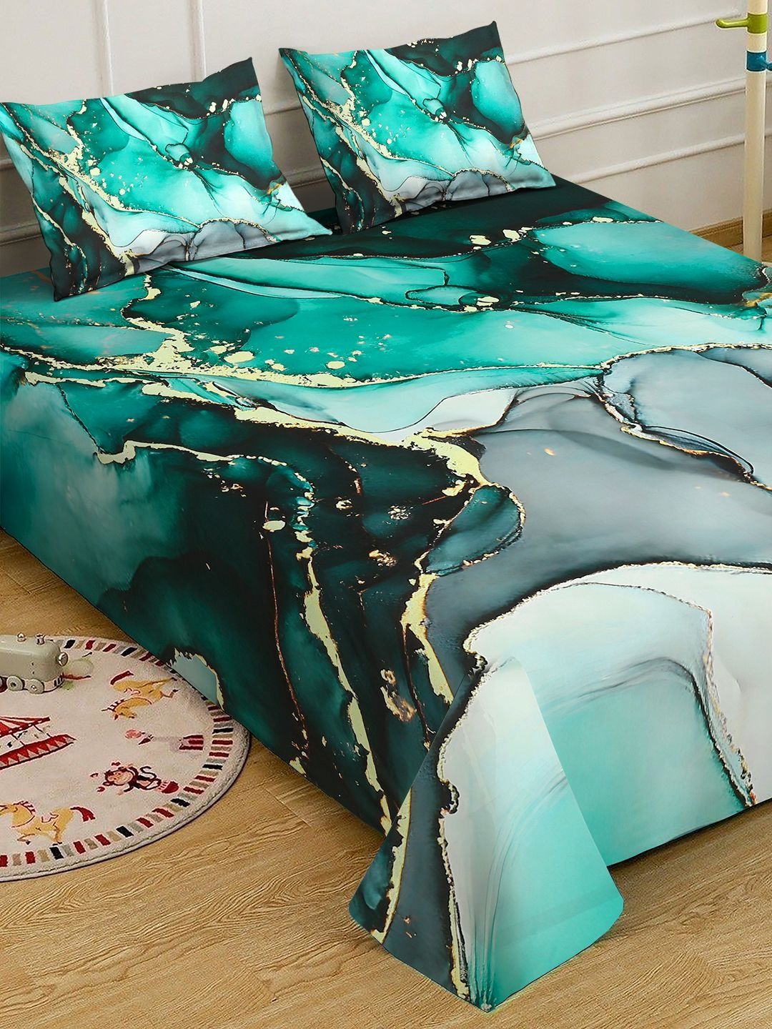 Myntra Elegant Homes Green 300 TC King Bedsheet with 2 Pillow Covers