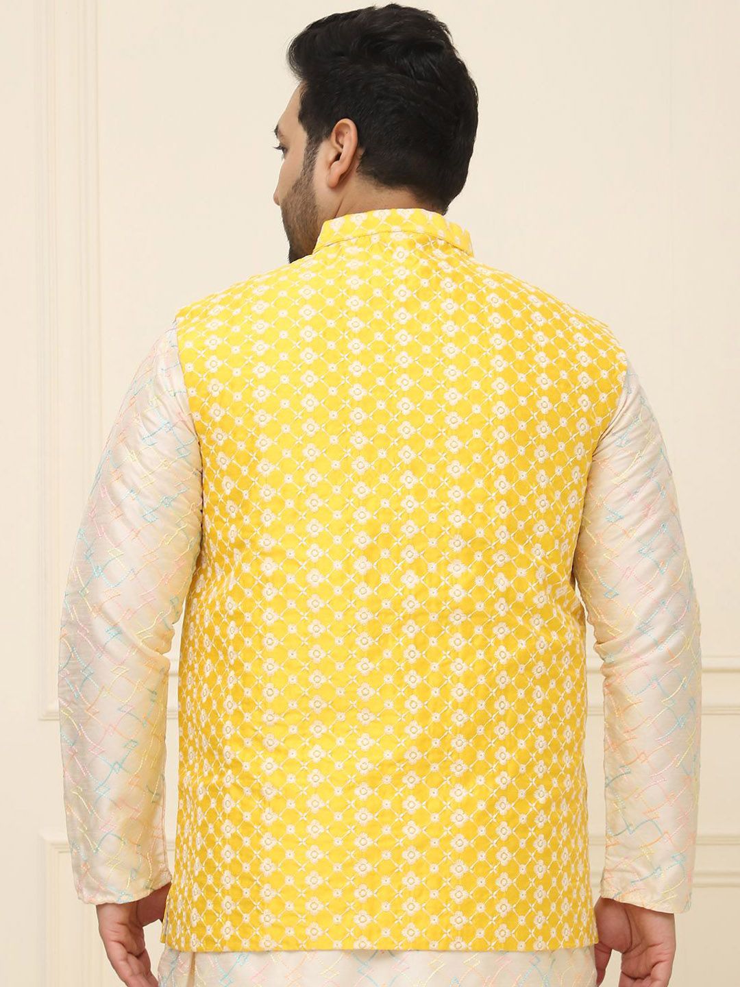 SOJANYA PLUS Men Plus Size Embroidered Mandarin Collar Nehru Jacket