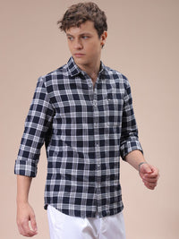 The Indian Garage Co Men Spread Collar Checked Cotton Slim Fit Casual Shirt