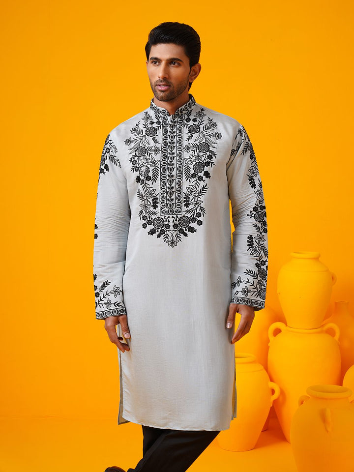SOJANYA LUXE Floral Embroidered Mandarin Collar Straight Kurta With Trouser