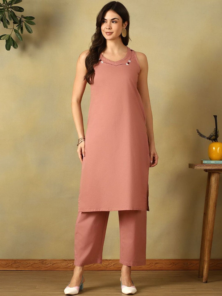 Mamicha Women Regular Thread Work Pure Cotton Kurta with Trousers