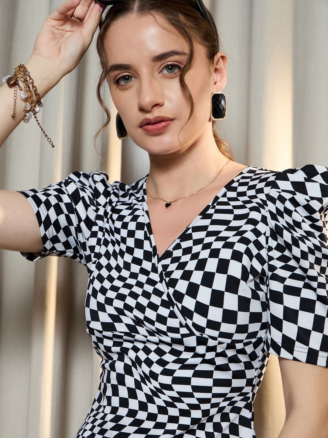 Berrylush Women Checked V-Neck Drop-Shoulder Sleeves Monochrome Pockets T-shirt