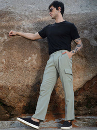 Campus Sutra Men Comfort Pleated Mid-Rise Cargos