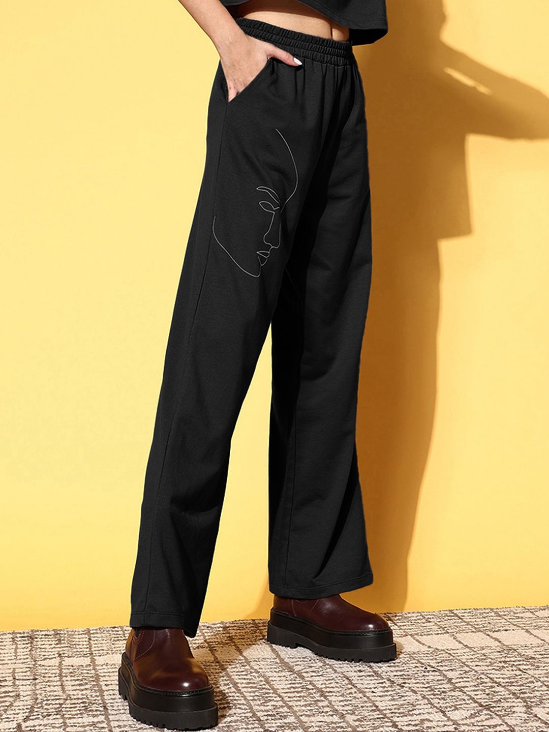 SASSAFRAS Womens Mid-Rise Track Pants