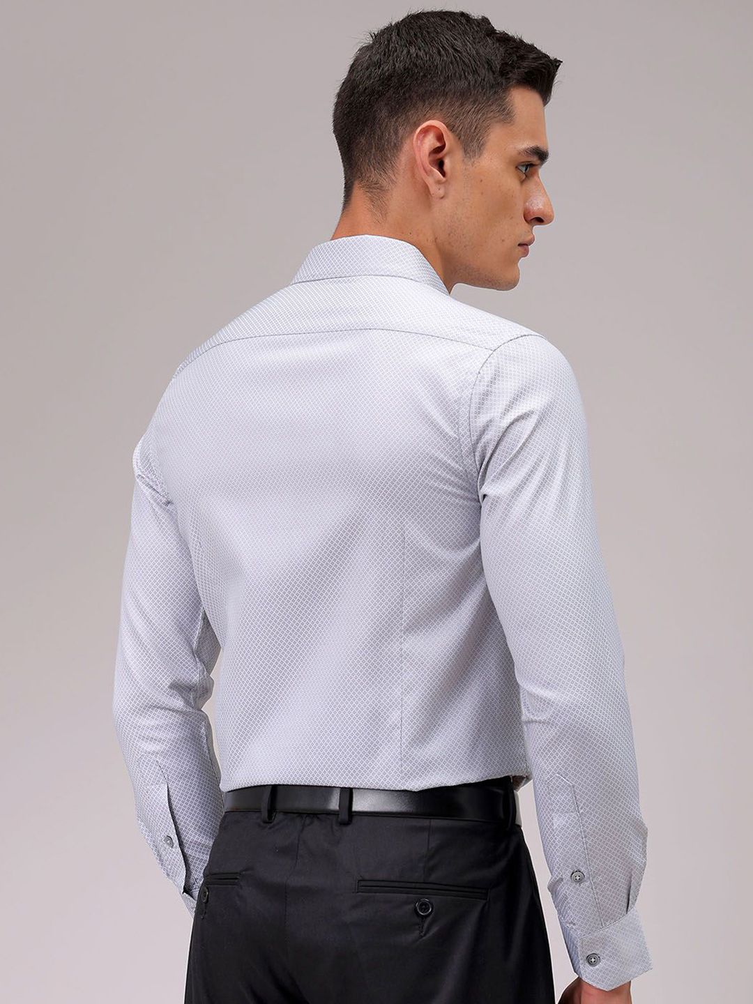 The Indian Garage Co. X Luxe Men Cutaway Collar Solid Slim Fit Formal Shirt