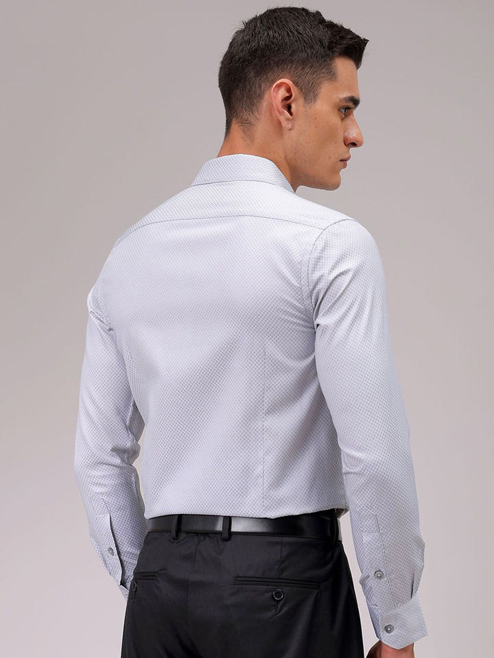 The Indian Garage Co. X Luxe Men Cutaway Collar Solid Slim Fit Formal Shirt