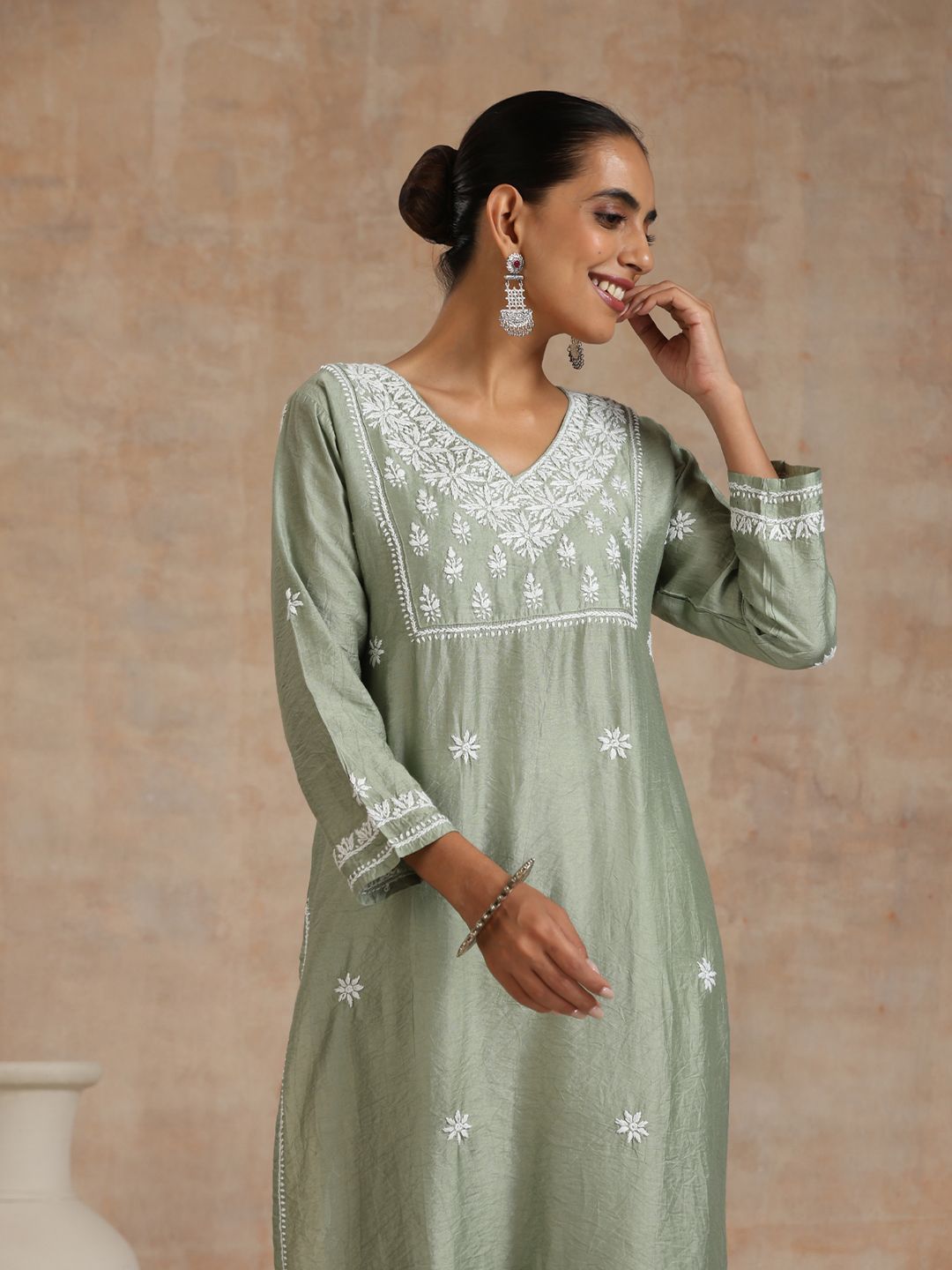 House of Chikankari Women Green Chanderi Chikankari Embroidered Kurta