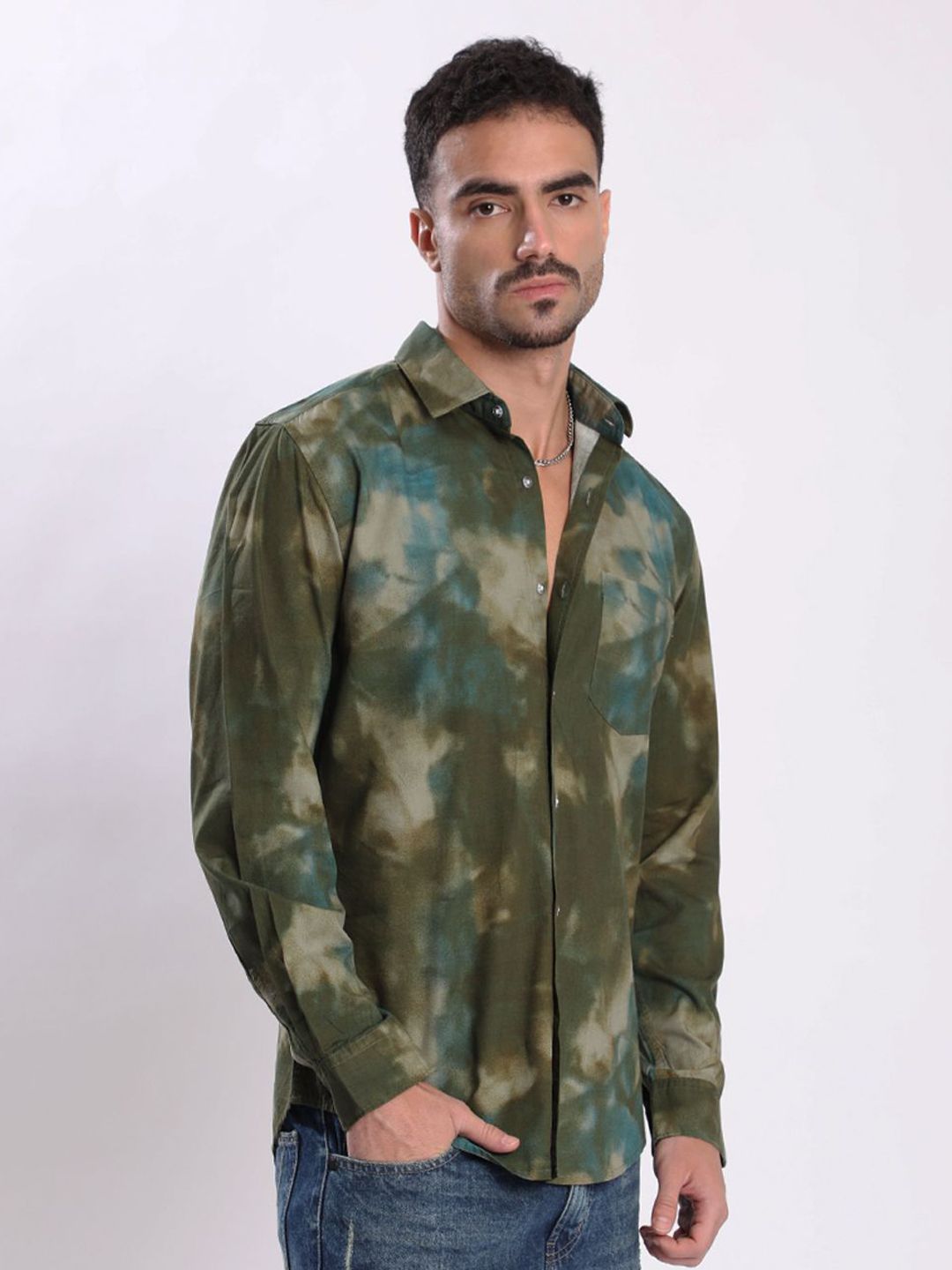 Bene Kleed Men Slim Fit Abstract Printed Spread Collar Cotton Casual Shirt