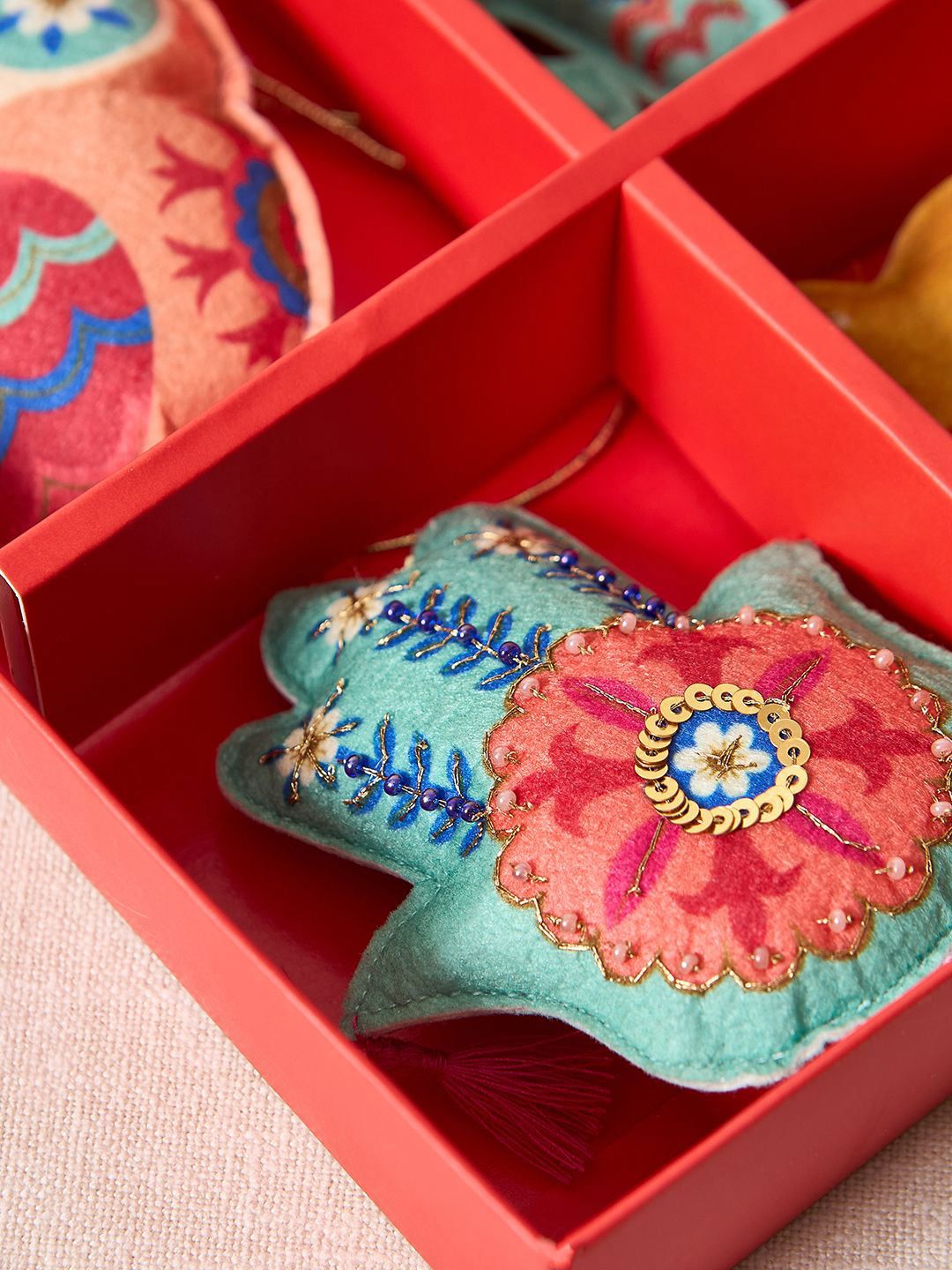 Chumbak 4 pcs Merry Magical Charms Home Gift Set