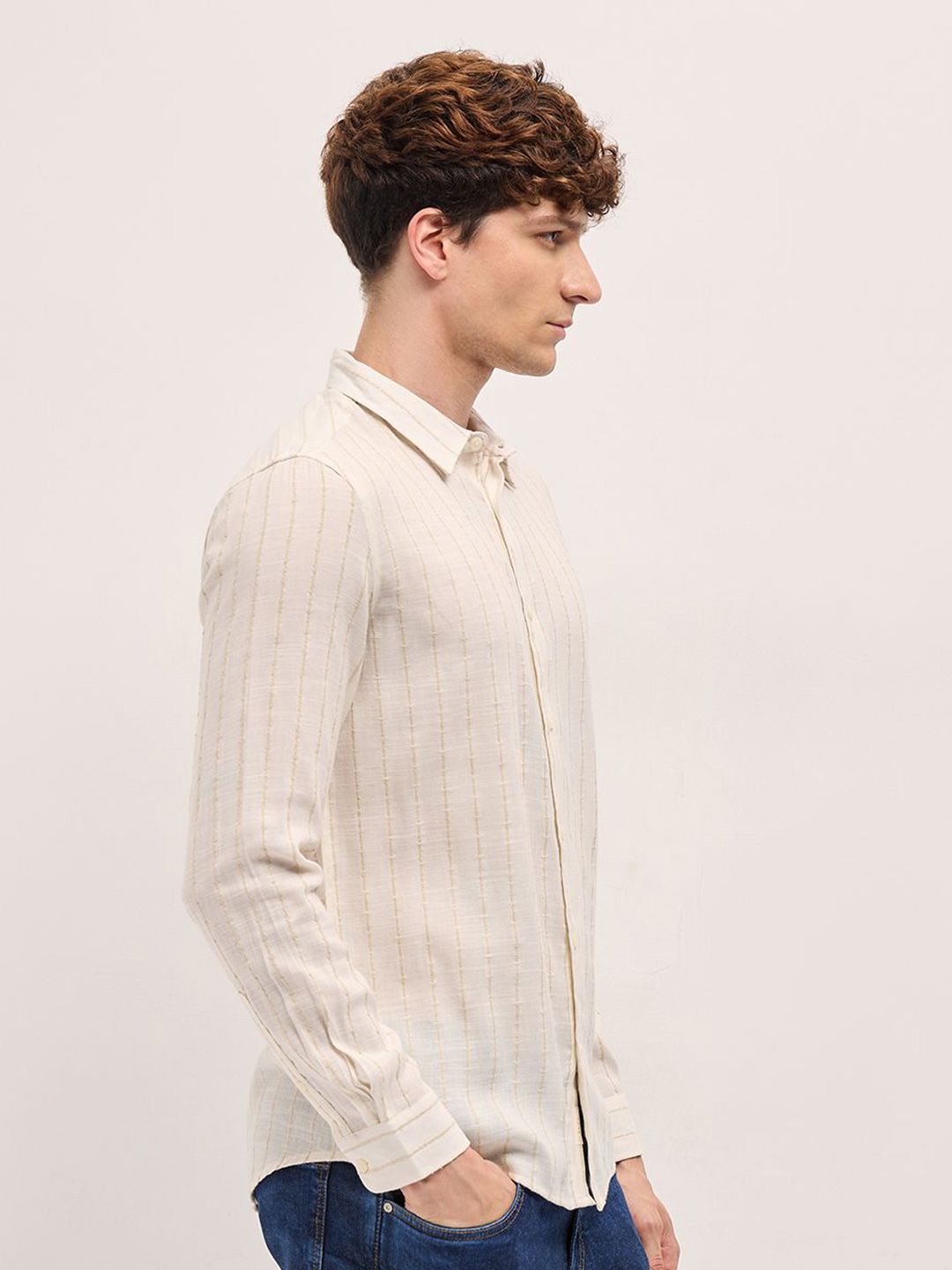 THE BEAR HOUSE Men Slim Fit Spread Collar Vertical Striped Casual Shirt