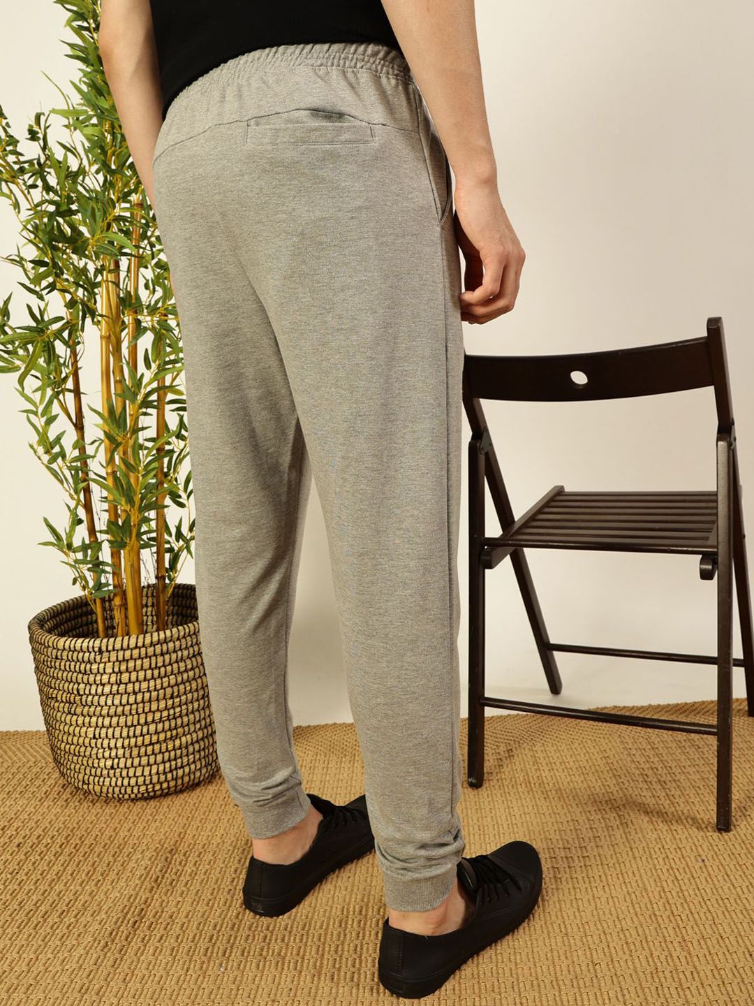 Thomas Scott Men Straight-Fit Mid Rise Joggers