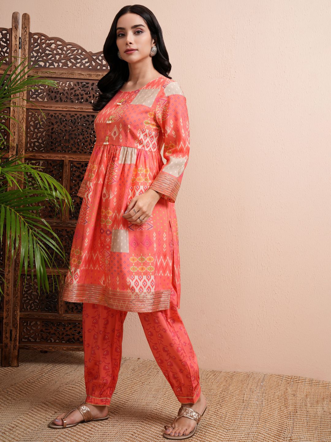 Vishudh Women Printed Kurta With Joggers Co-Ords