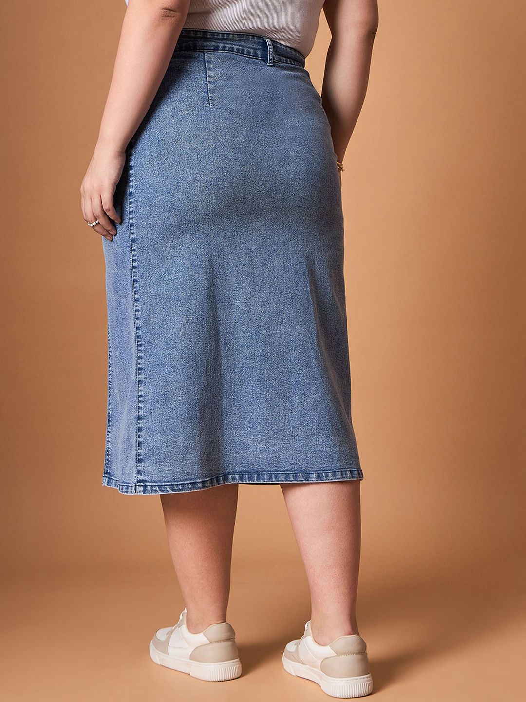 SASSAFRAS Curve Straight Side Button Midi Skirt