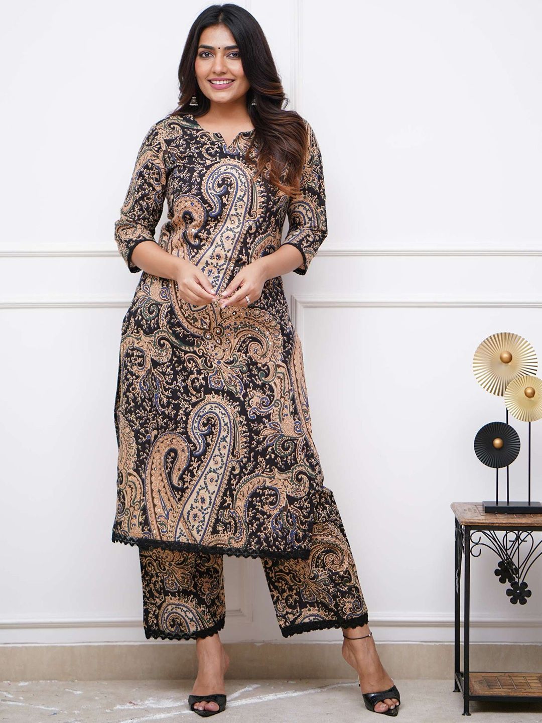 KALINI Women Paisley Printed Kurta with Palazzo