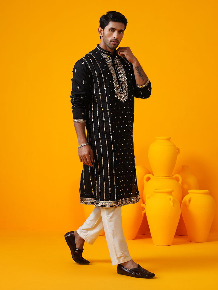 SOJANYA LUXE Kolar Mandarin Sulam Geometrik Kurta Lurus Sutera Tulen Dengan Seluar