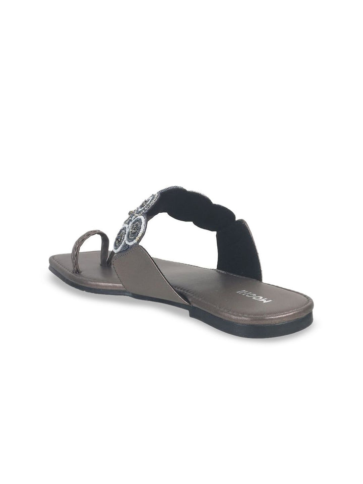 Mochi Women Ethnic One Toe Flats