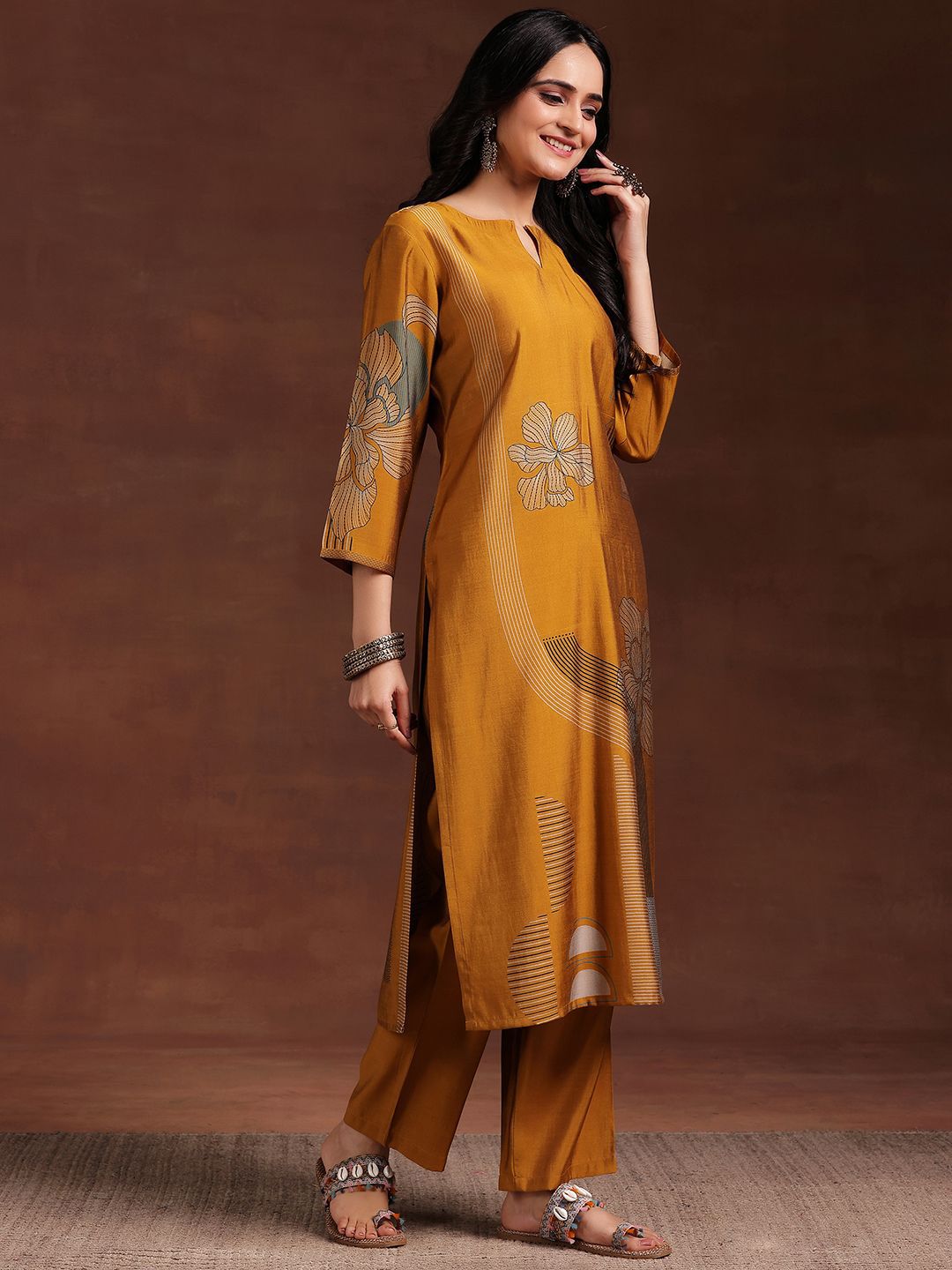 Libas Women Floral Printed Regular Kurta with Trousers & With Dupatta