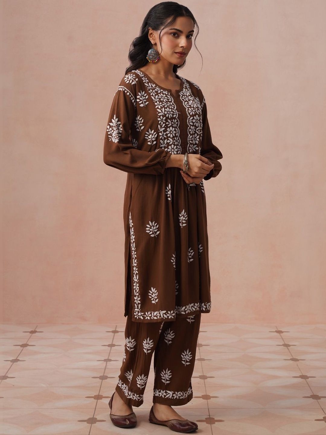 House of Chikankari Women Regular Chikankari Kurta with Trousers