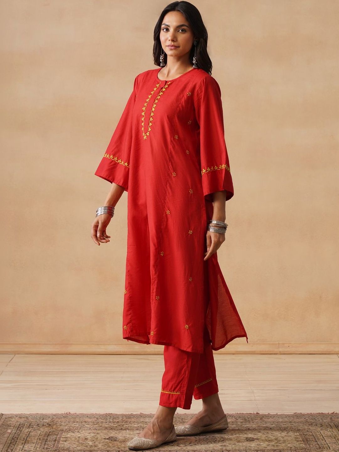 House of Chikankari Floral Sulam Chanderi Cotton Kurta dengan Set Seluar