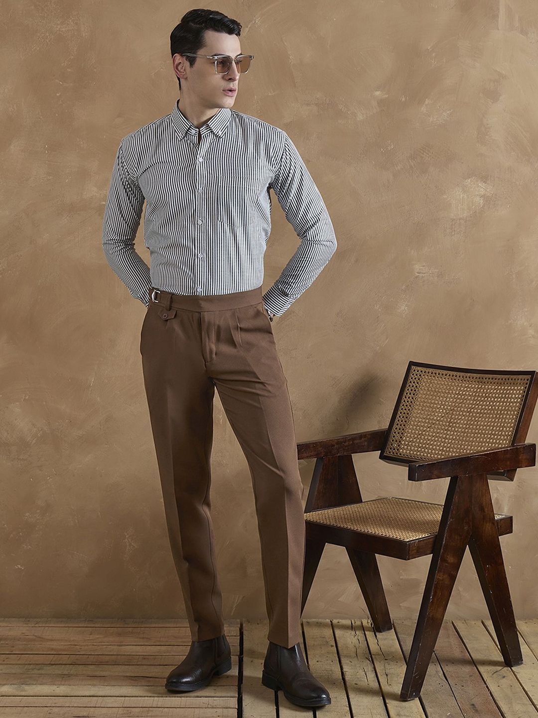 DENNISON Men Relaxed Mid-Rise Easy Wash Pleated Trousers