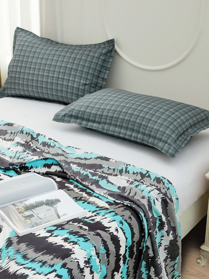 Story@home Fluorescent Green Abstract Printed 240 TC Satin Finish Queen Bedsheet Set