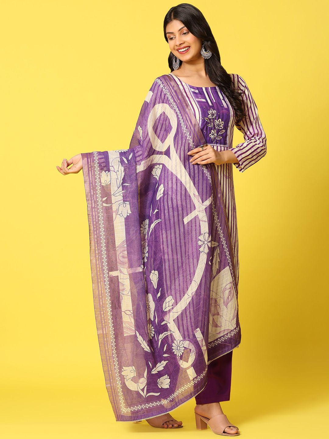 Mamicha Women Floral Printed Regular Pure Cotton Kurta with Palazzos & With Dupatta