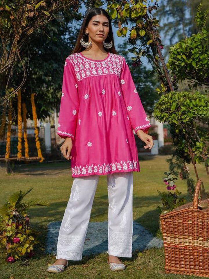 HOUSE OF KARI Floral Embroidered Round Neck Chikankari Pure Cotton Short Kurta