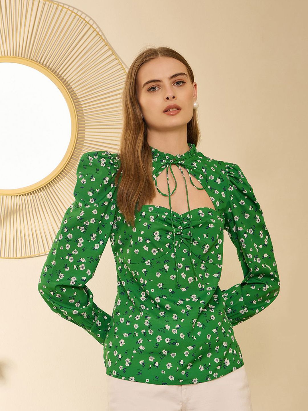 Berrylush Women Floral Printed Round Neck Top