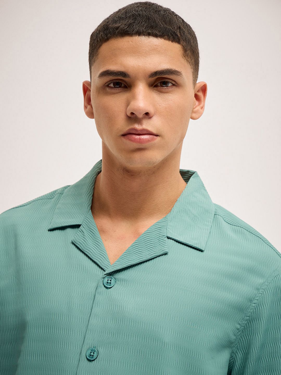 THE BEAR HOUSE Men Cuban Collar Solid Casual Shirt