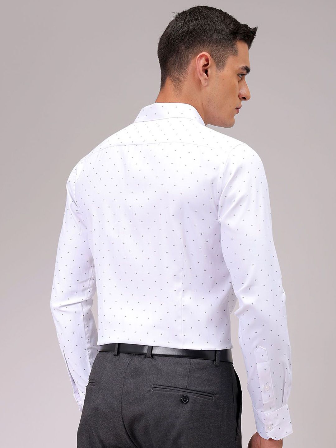 The Indian Garage Co. X Luxe Men Cutaway Collar Micro Ditsy Printed Slim Fit Formal Shirt