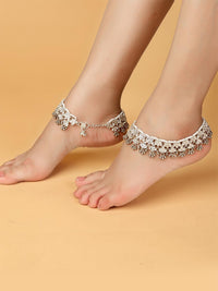 KARATCART  Set Of 2  Gold-Plated White Kundan-Studded Anklets
