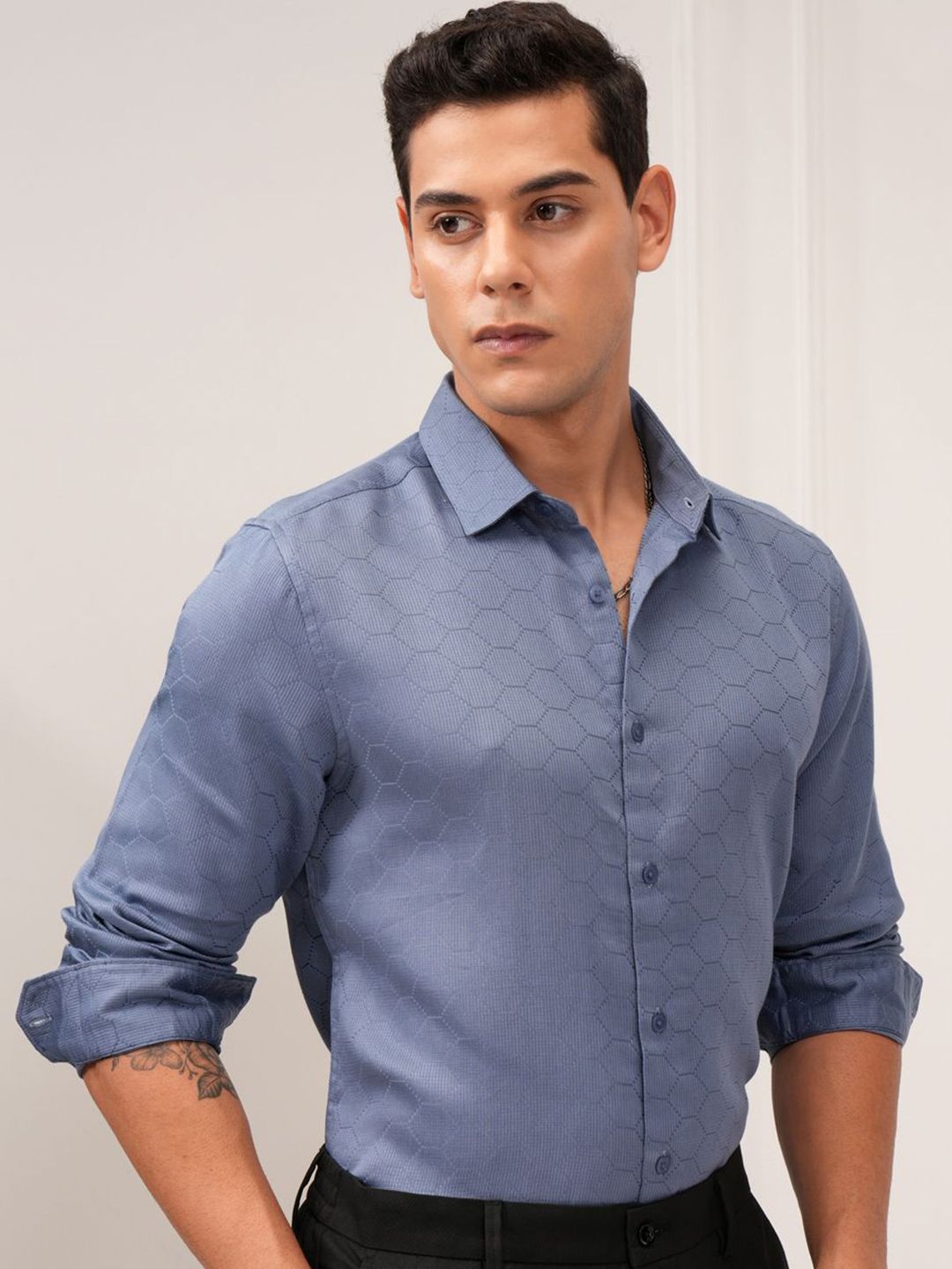 HIGHLANDER Men Dobby Textured Solid Occasion Shirt