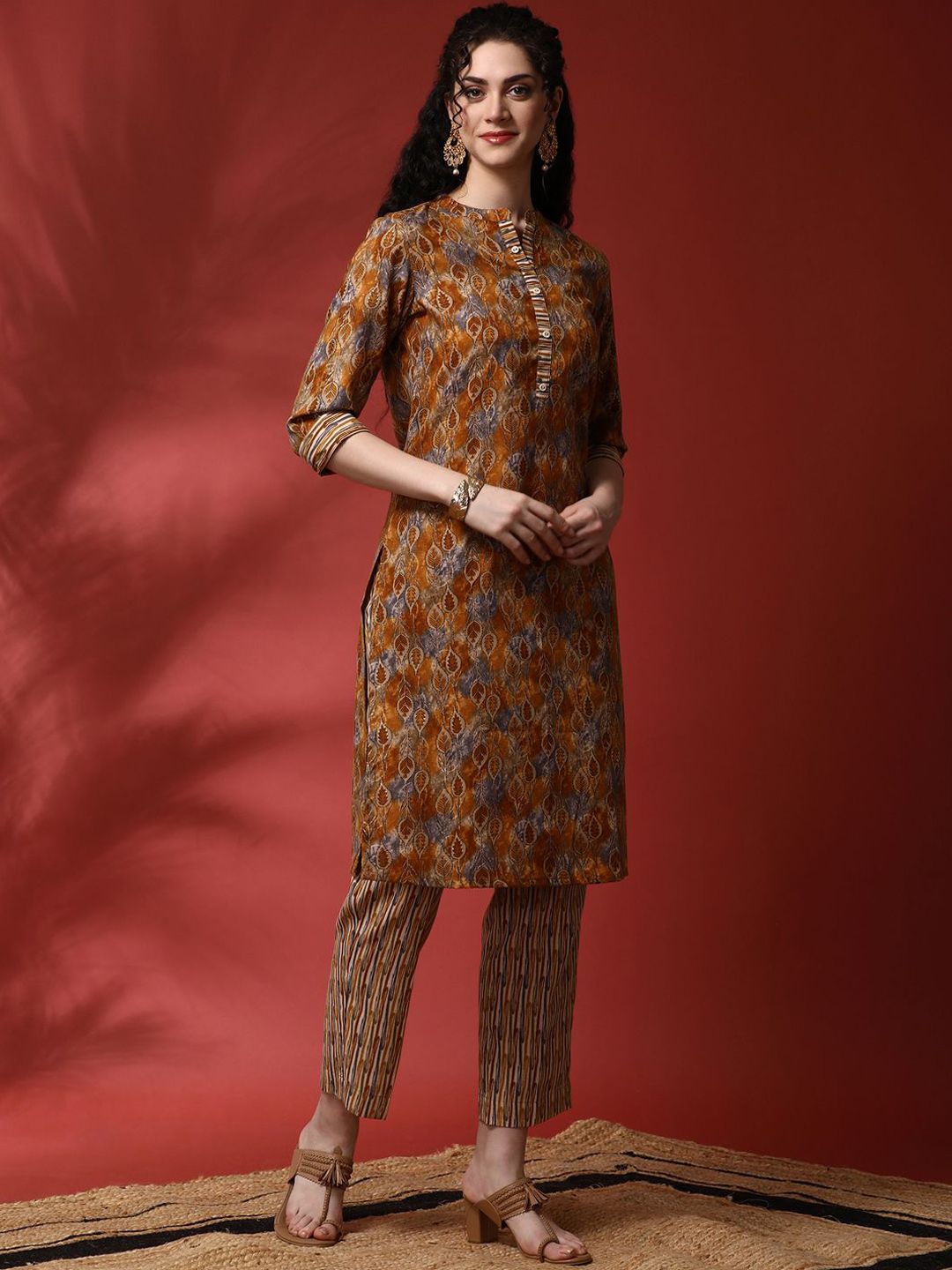 Anouk Floral Printed Mandarin Collar Straight Kurta With Trousers