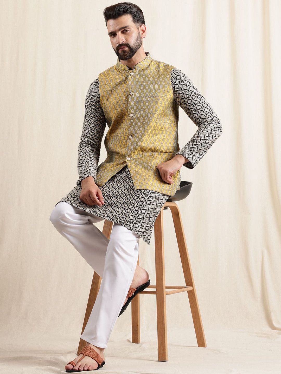 Anouk Men Embroidered Regular Pure Cotton Kurta with Pyjamas