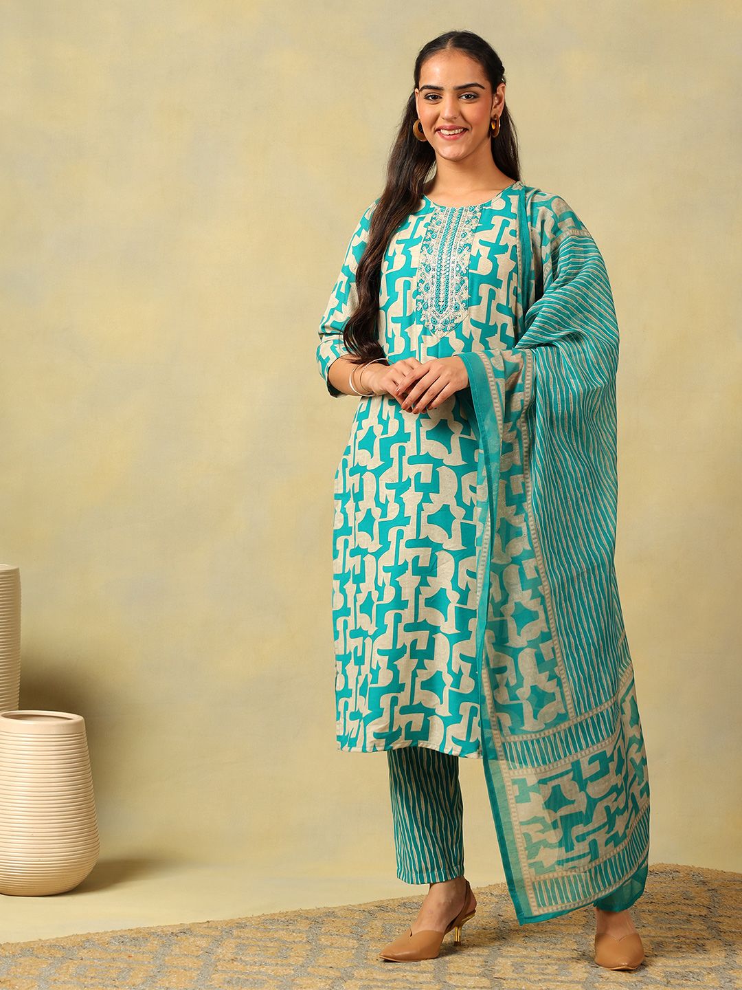 Mamicha Women Printed Regular Thread Work Pure Cotton Kurta with Trousers & With Dupatta