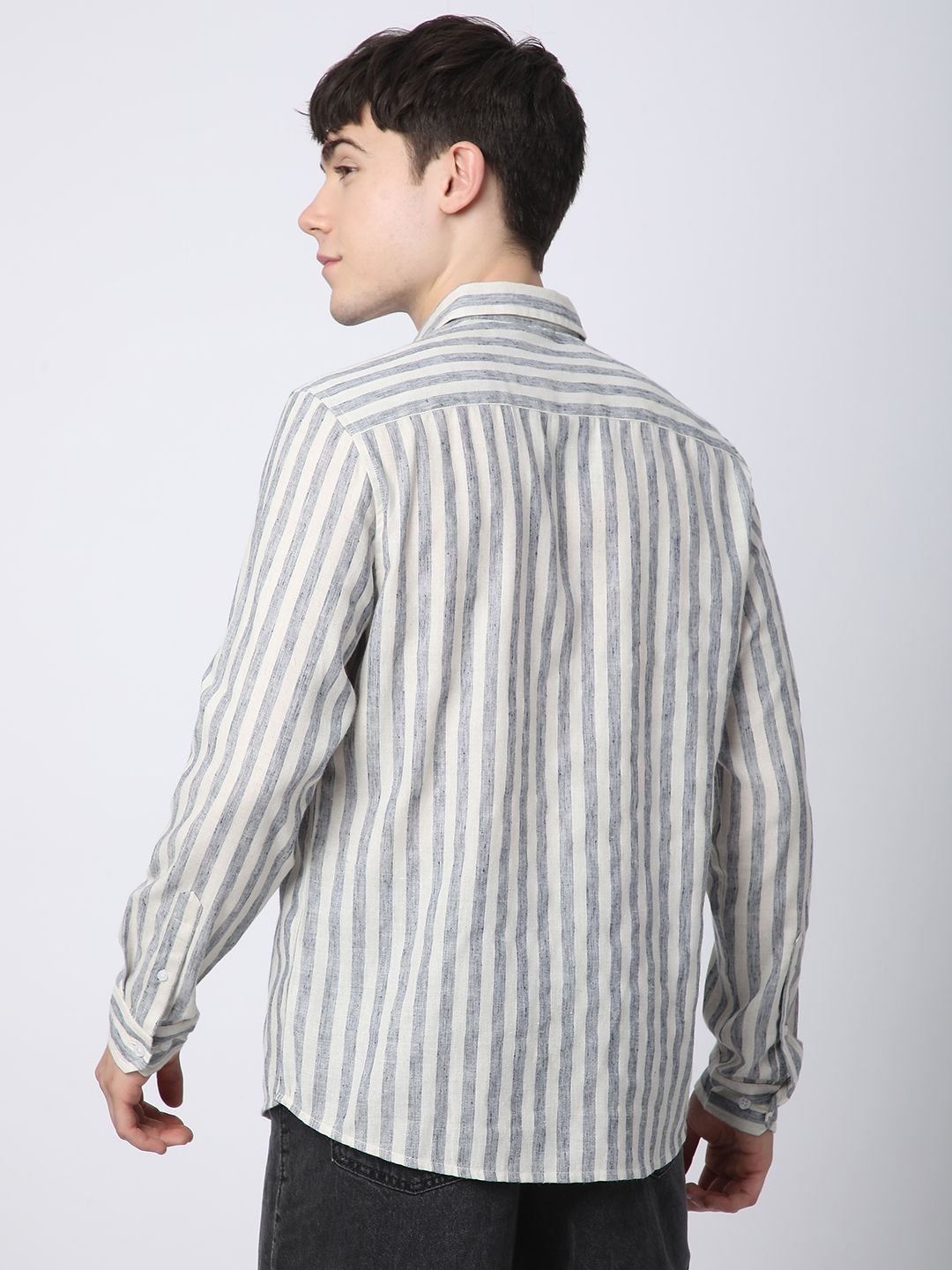 VASTRADO Men Classic Slim Fit Spread Collar Vertical Striped Cotton Casual Shirt