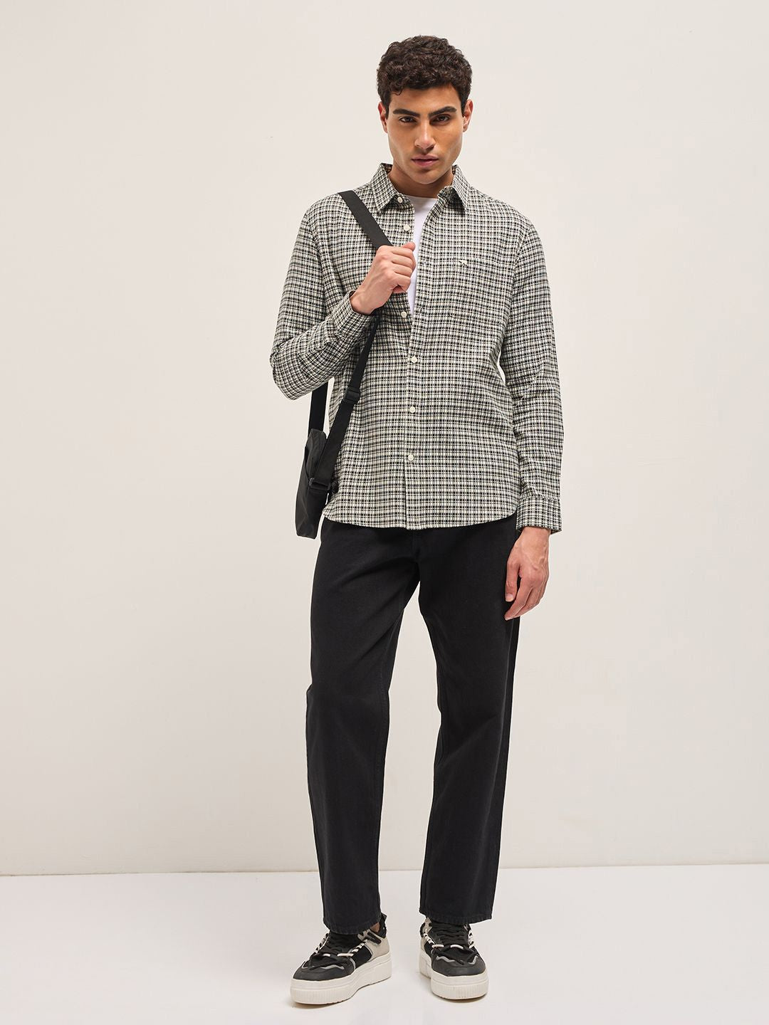 THE BEAR HOUSE Men Slim Fit Micro Checked Spread Collar Cotton Casual Shirt