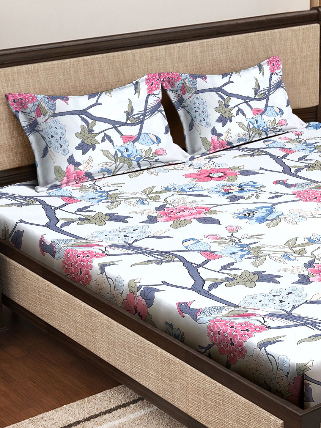 Myntra Elegant Homes White & Pink Printed 300 TC Set Cadar King 2.5m x 2.25m