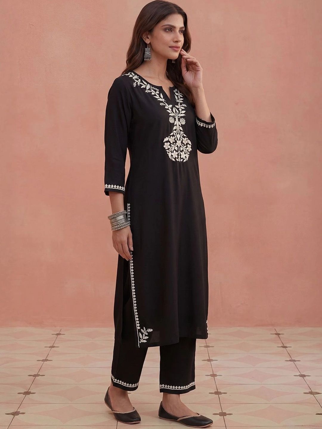 Rumah Chikankari Kurta Chikankari Biasa Wanita dengan Seluar