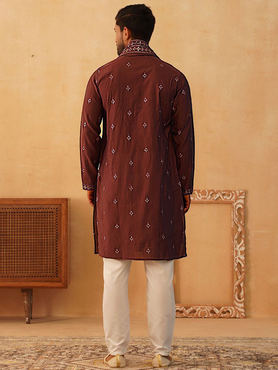 JOMPERS LELAKI BUNGA BUNGA KURU KURTA BERSAMA DENGAN PAJAMAS & DENGAN DUPATTA
