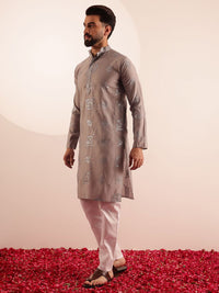 SOJANYA Men Embroidered Mirror Work Kurta