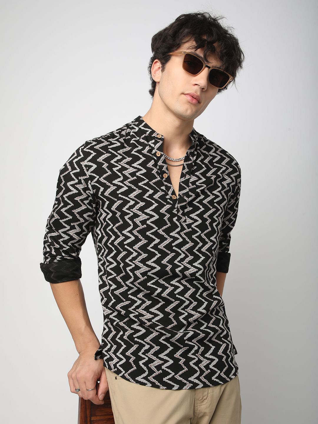 VASTRADO Chevron Ikat Printed Mandarin Collar Straight Short Kurta
