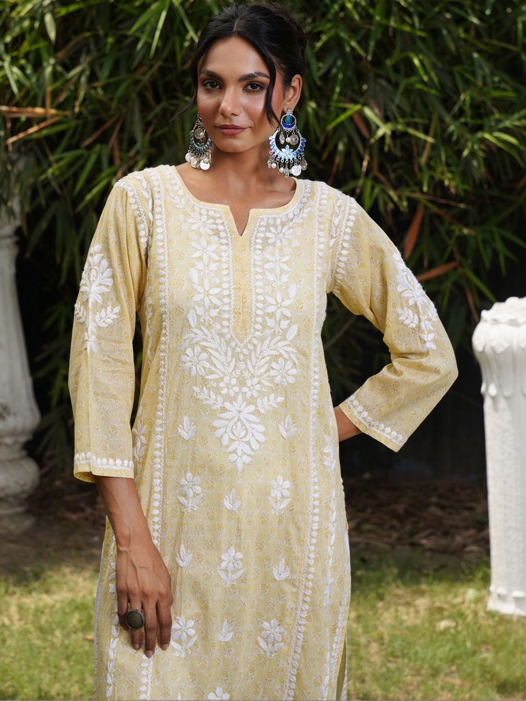 Rumah Wanita Chikankari Motif Etnik Bersulam Kurta Chikankari
