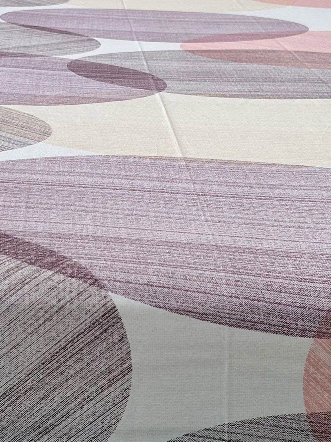 URBAN SPACE Pink & White Geometric 200 TC Queen Bedsheet with 2 Pillow Covers